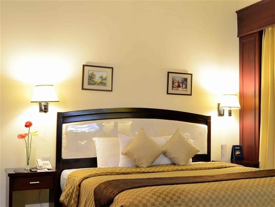The Sun Hotel Sidoarjo Exterior foto