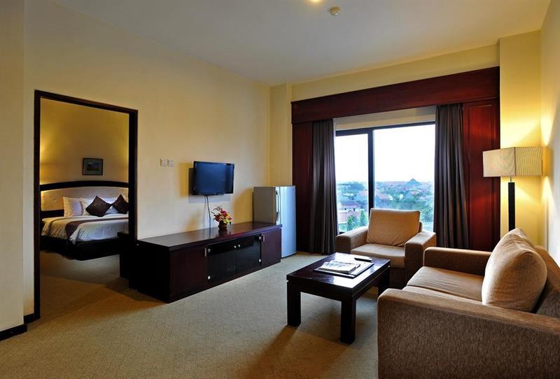 The Sun Hotel Sidoarjo Exterior foto